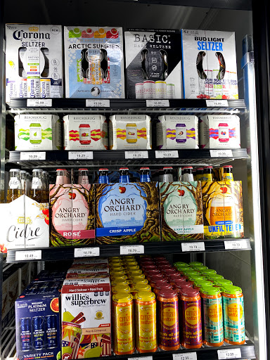 Wine Store «Parkview Wine & Spirits», reviews and photos, 229 Park Rd, West Hartford, CT 06119, USA