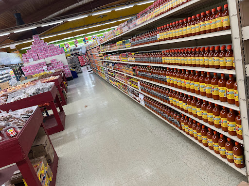 Grocery Store «El Gigante Grocery Store», reviews and photos, 2720 W 71st St, Indianapolis, IN 46268, USA