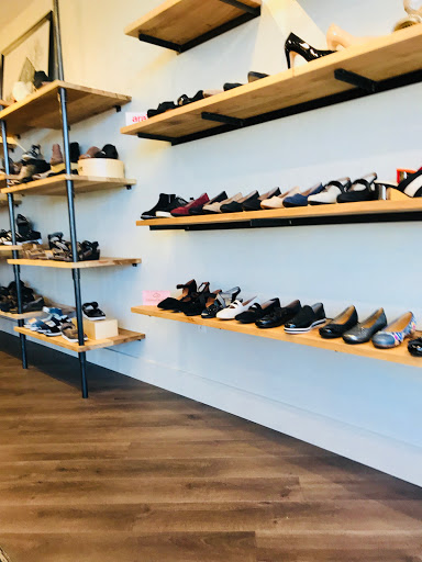 Shoe Store «Benjamin Lovell Shoes», reviews and photos, 525 Glen Eagle Square, Glen Mills, PA 19342, USA