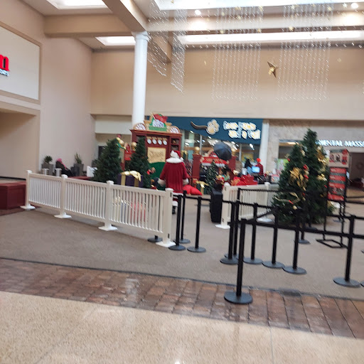 Shopping Mall «Northtown Mall», reviews and photos, 398 Northtown Dr NE, Blaine, MN 55434, USA
