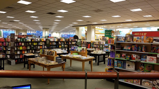 Book Store «Barnes & Noble», reviews and photos, 4300 Montgomery Rd, Ellicott City, MD 21043, USA