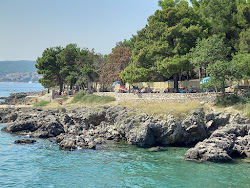 FKK Plaza Krk'in fotoğrafı dağlarla çevrili