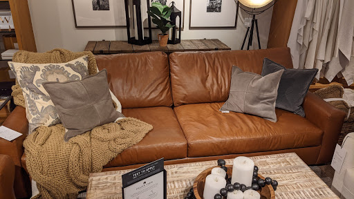 Furniture Store «Pottery Barn», reviews and photos, 1415 4th St, Santa Monica, CA 90401, USA
