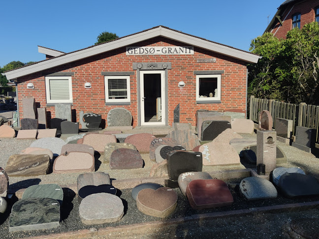Anmeldelser af Gedsø-Granit i Sæby - Butik