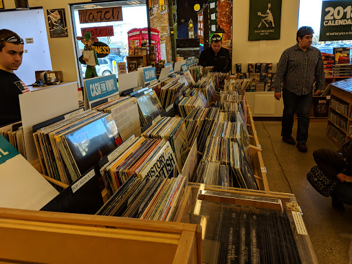 Book Store «Half Price Books», reviews and photos, 17145 W Bluemound Rd, Brookfield, WI 53005, USA