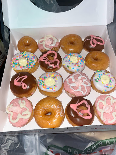 Bakery «Krispy Kreme Doughnuts», reviews and photos, 208 W 14 Mile Rd, Troy, MI 48083, USA