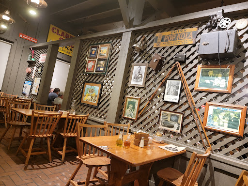 American Restaurant «Cracker Barrel Old Country Store», reviews and photos, 10090 Daniels Pkwy, Fort Myers, FL 33913, USA