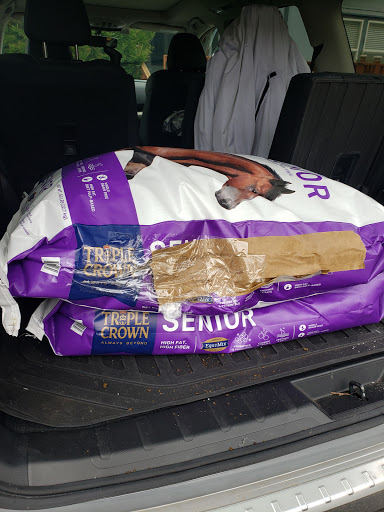 Animal Feed Store «Wilco Farm Store», reviews and photos, 2300 E Hancock St, Newberg, OR 97132, USA