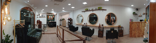 Totem hair desing en Santa Maria de Palautordera, Barcelona