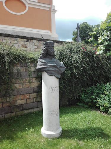 Értékelések erről a helyről: II. Rákóczi Ferenc szobor, Sátoraljaújhely - Templom
