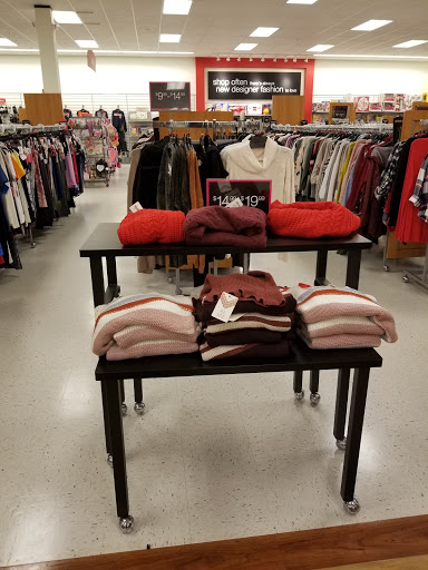 Department Store «T.J. Maxx & HomeGoods», reviews and photos, 715 E Dundee Rd, Palatine, IL 60074, USA