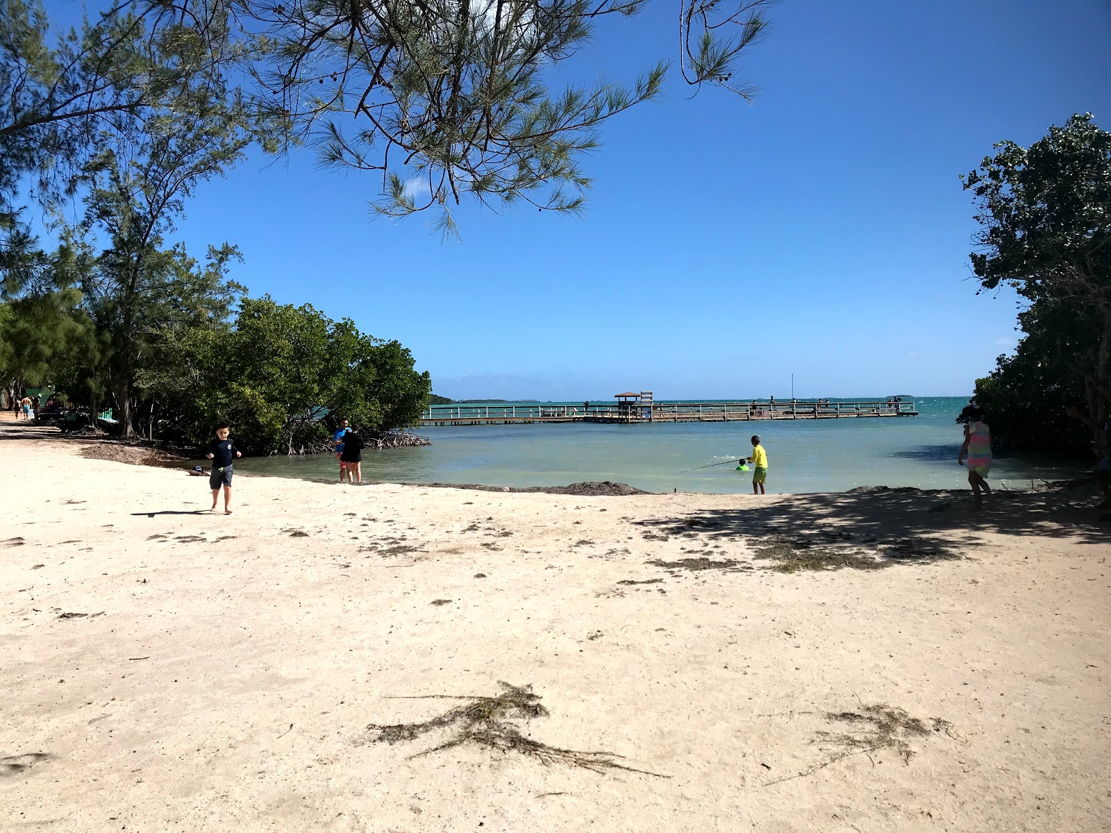 Φωτογραφία του Playita Rosada με φωτεινή άμμος επιφάνεια