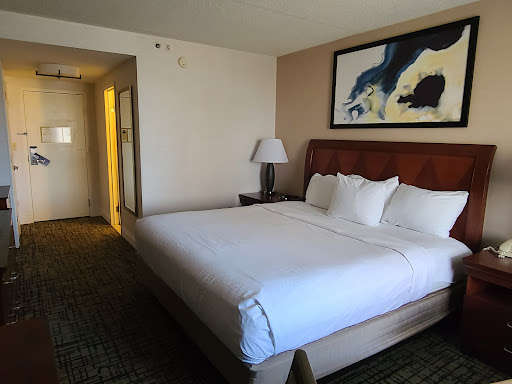 Hotel «DoubleTree by Hilton Hotel Syracuse», reviews and photos, 6301 NY-298, East Syracuse, NY 13057, USA