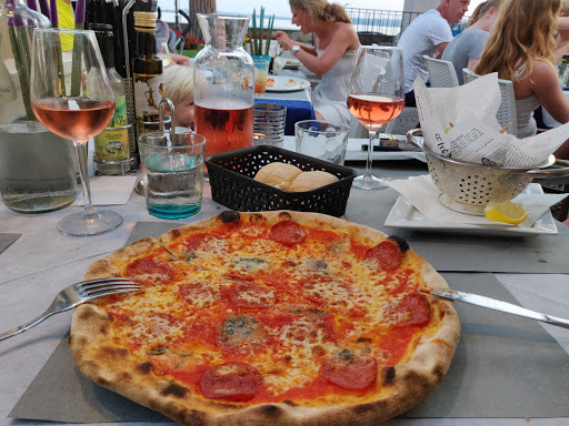 Bar Ristorante Pizzeria La Bussola in Toscolano Maderno, Provincia di Brescia