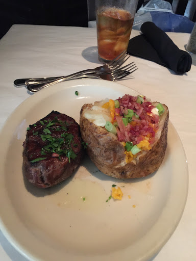 American Restaurant «The Tavern at Phipps», reviews and photos, 3500 Peachtree Rd, Atlanta, GA 30326, USA