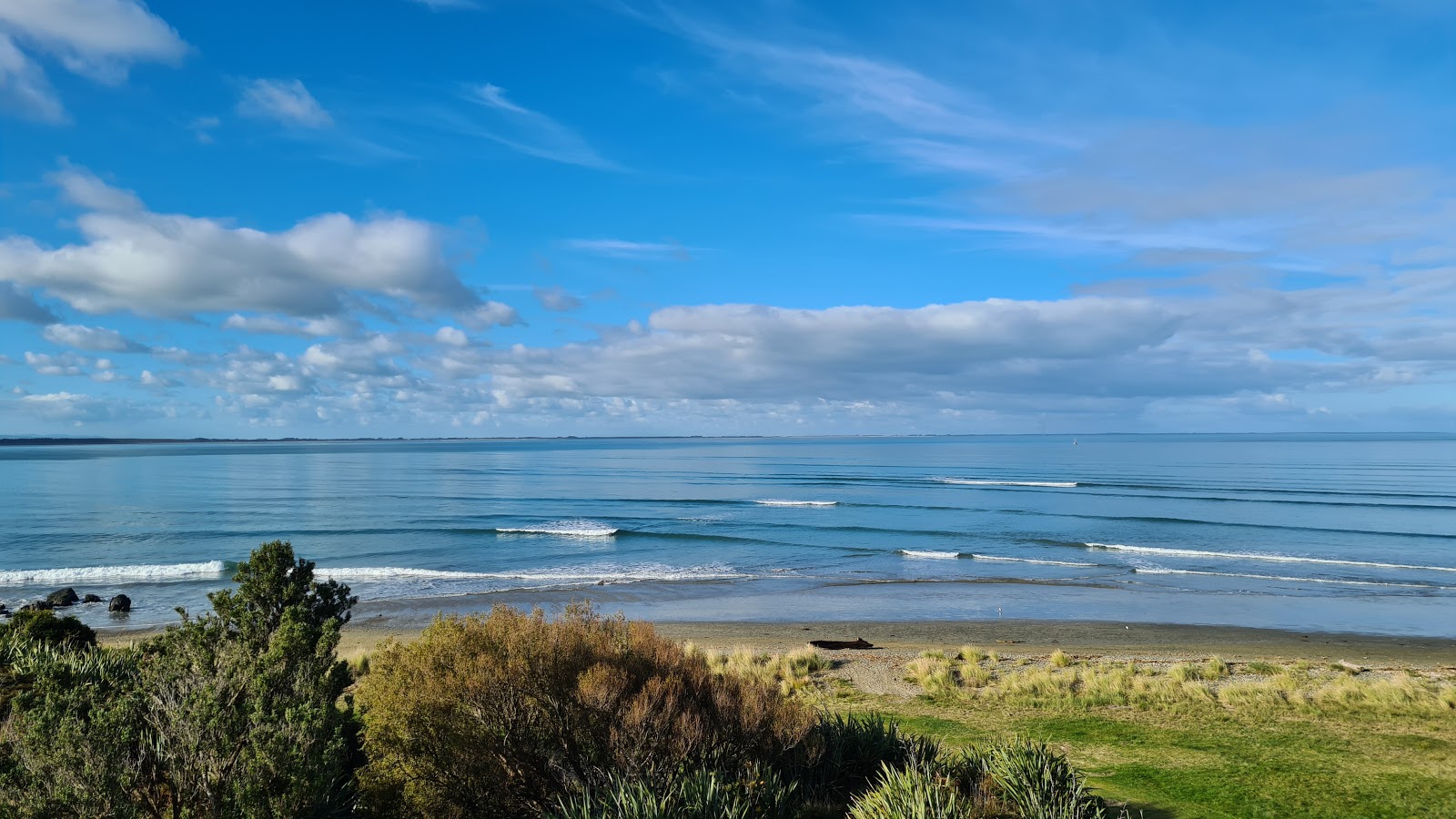 Photo de Riverton Beach avec rivage droit, long
