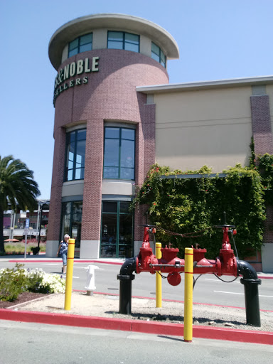 Book Store «Barnes & Noble Booksellers», reviews and photos, 5604 Bay St, Emeryville, CA 94608, USA