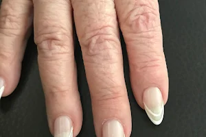 Le Nails image