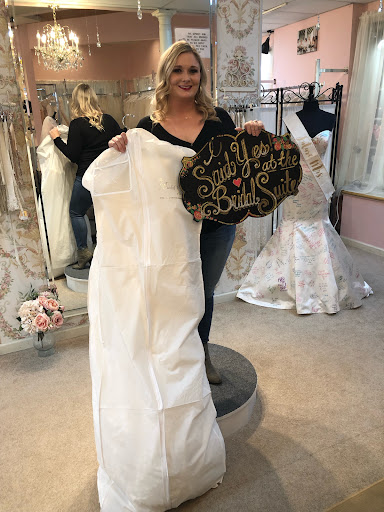 Bridal Shop «The Bridal Suite of Louisville», reviews and photos, 9948 Linn Station Rd, Louisville, KY 40223, USA