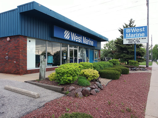 West Marine, 4141 S 76th St, Greenfield, WI 53220, USA, 
