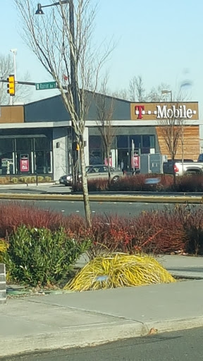 Cell Phone Store «T-Mobile», reviews and photos, 330 Rainier Ave S, Renton, WA 98057, USA