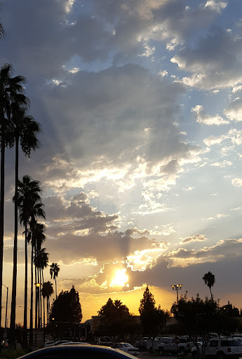 Shopping Mall «Tuskatella Shopping Center», reviews and photos, 1344 N Tustin St, Orange, CA 92867, USA