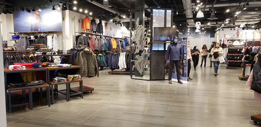 Clothing Store «The North Face», reviews and photos, 1 Garden State Plaza Blvd, Paramus, NJ 07652, USA