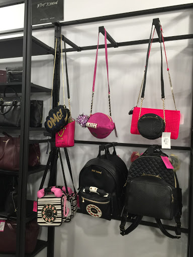 Department Store «Saks OFF 5TH», reviews and photos, 1675 Rockville Pike, Rockville, MD 20852, USA