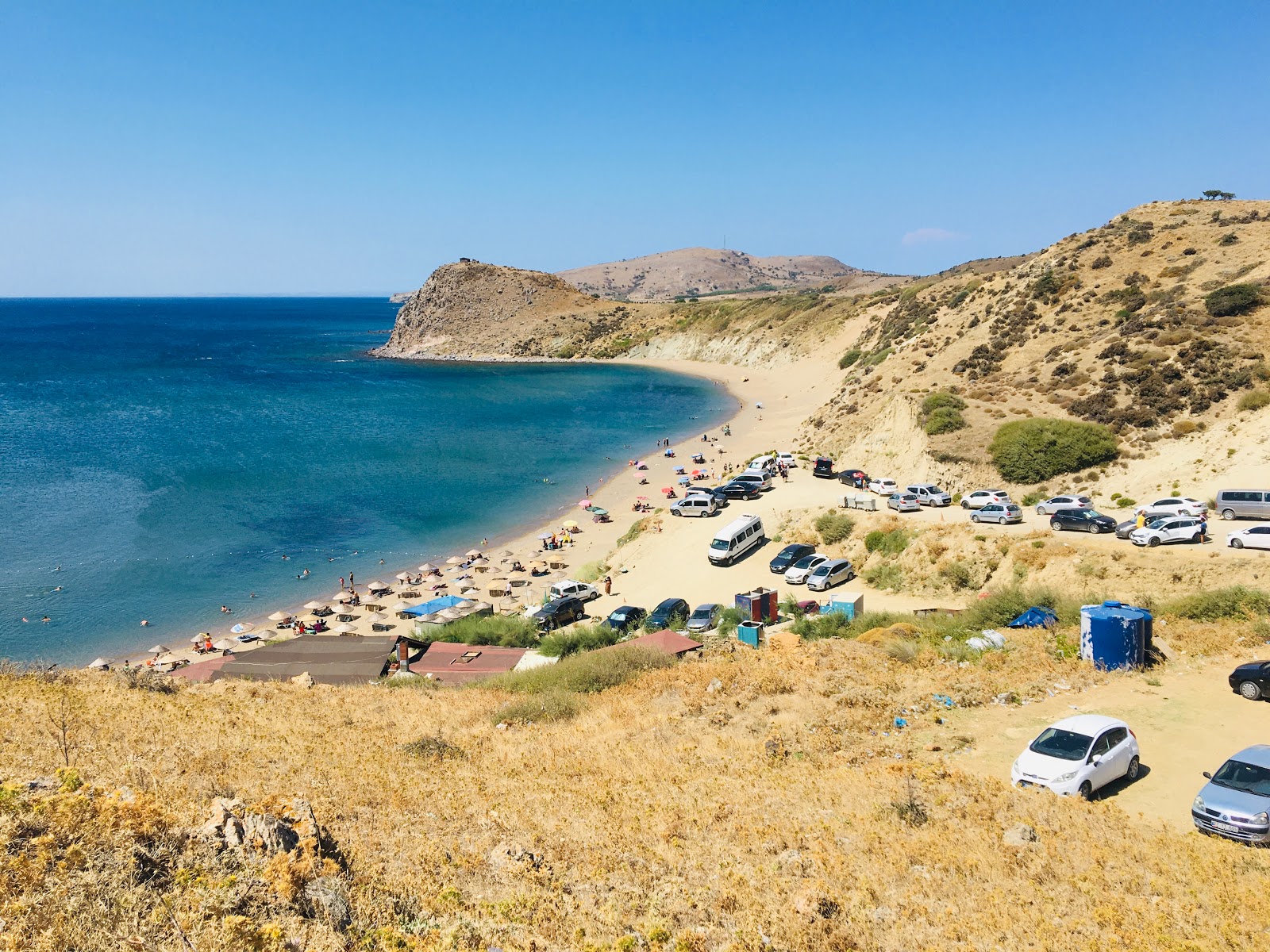 Photo de Laz Koyu beach - recommandé pour les voyageurs en famille avec des enfants