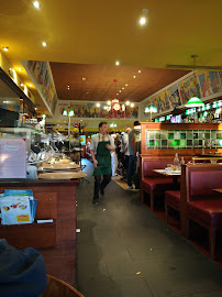 Atmosphère du Restaurant Léon - Valenciennes-Aulnoy à Aulnoy-Lez-Valenciennes - n°3