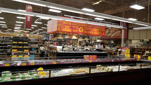 Grocery Store «Fred Meyer», reviews and photos, 6100 E Lake Sammamish Pkwy SE, Issaquah, WA 98029, USA