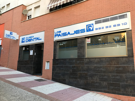 Dental Marbella De Virgiliis - Av. de Nabeul, 1, 1º, 29601 Marbella, Málaga