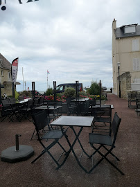 Atmosphère du Restaurant Les Gourmands Disent ... à Saint-Aubin-sur-Mer - n°2