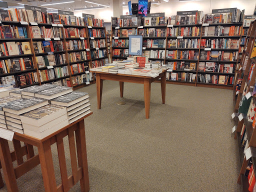 Book Store «Barnes & Noble Booksellers The Shops at River Crossing», reviews and photos, 8675 River Crossing Blvd, Indianapolis, IN 46240, USA