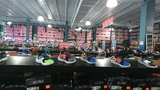 Shoe Store «SKECHERS Factory Outlet», reviews and photos, 8460 Gulf Fwy, Houston, TX 77017, USA