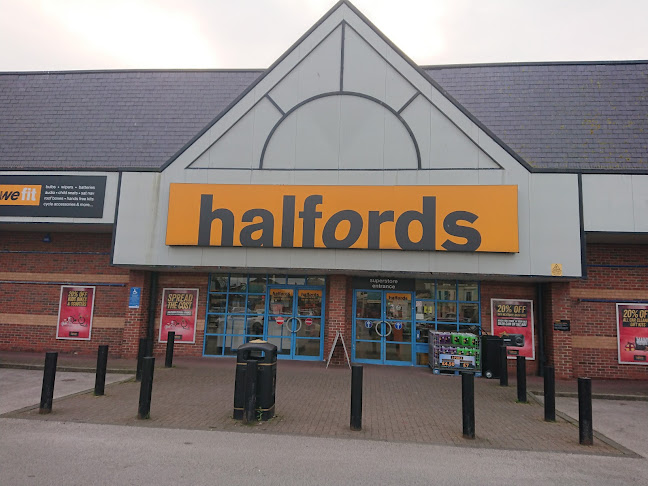 Halfords - Barrow-in-Furness - Auto glass shop
