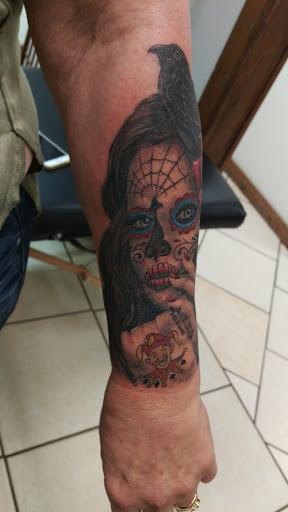 Tattoo Shop «Untouchable Ink», reviews and photos, 204 S Spring Garden Ave, DeLand, FL 32720, USA