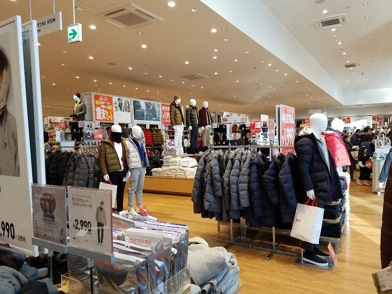 ユニクロ ベイフロント蘇我店