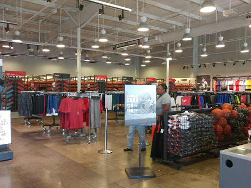 Clothing Store «Nike Factory Store», reviews and photos, 243 Tanger Dr Suite 243, Williamsburg, IA 52361, USA