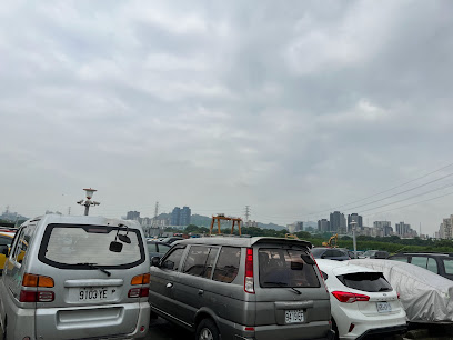 Xinbeihuanhe Expressway Parking