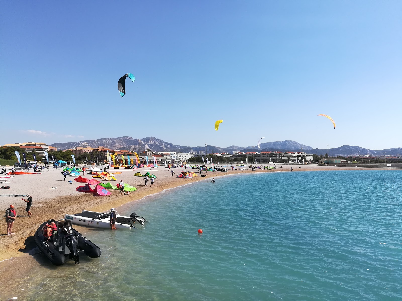 Photo de Plage du Prado avec l'eau cristalline de surface