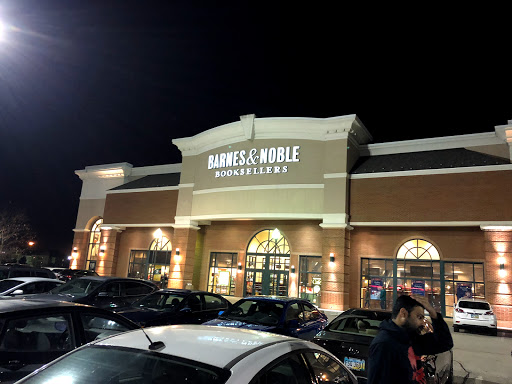 Barnes & Noble, 4015 Medina Rd, Akron, OH 44333, USA, 