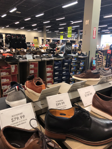 Shoe Store «DSW Designer Shoe Warehouse», reviews and photos, 8389 Leesburg Pike, Vienna, VA 22182, USA