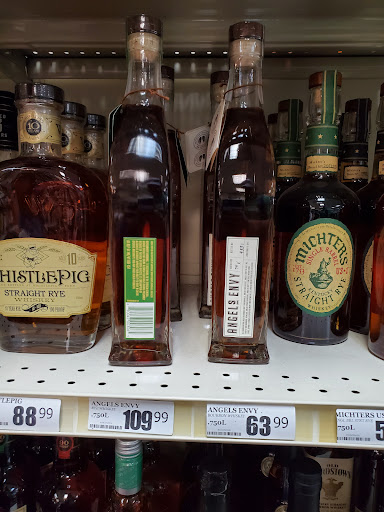 Liquor Store «Island Liquors», reviews and photos, 70 Pope Ave D, Hilton Head Island, SC 29928, USA