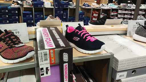 Shoe Store «DSW Designer Shoe Warehouse», reviews and photos, 8502 Eager Rd, Brentwood, MO 63144, USA