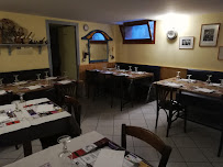 Atmosphère du Restaurant français Auberge Des Arcades à Pousthomy - n°1