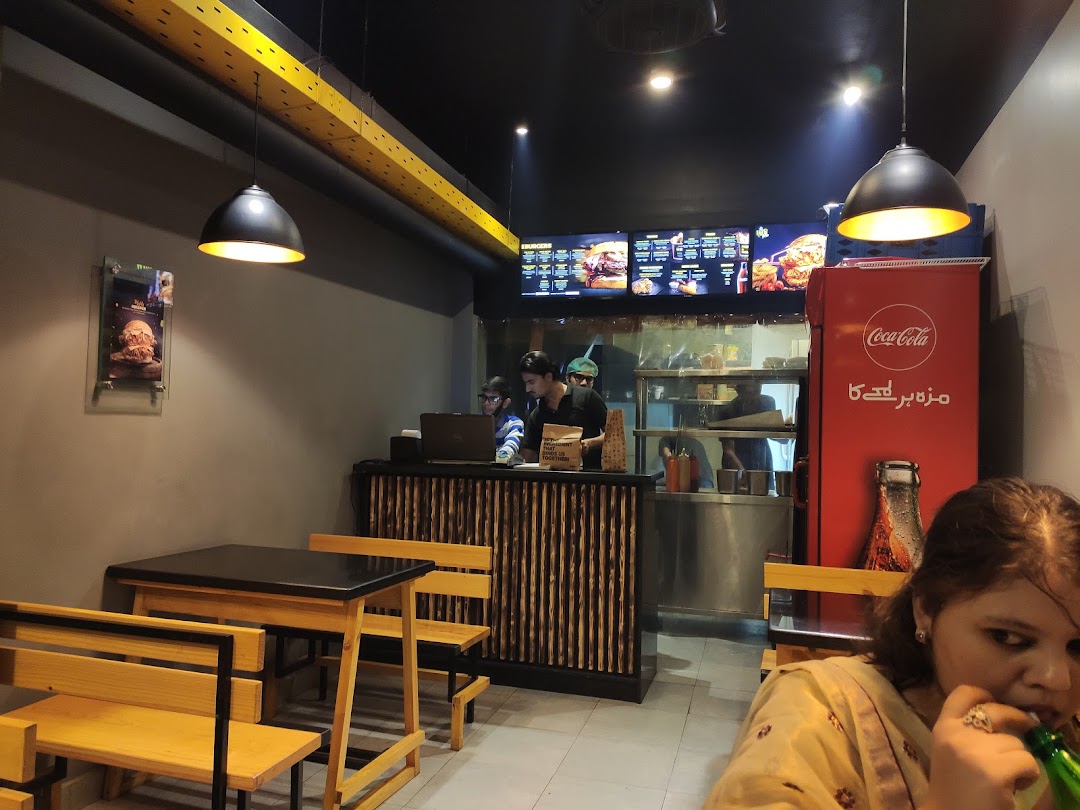 HOB - House of Burgers - Gulshan