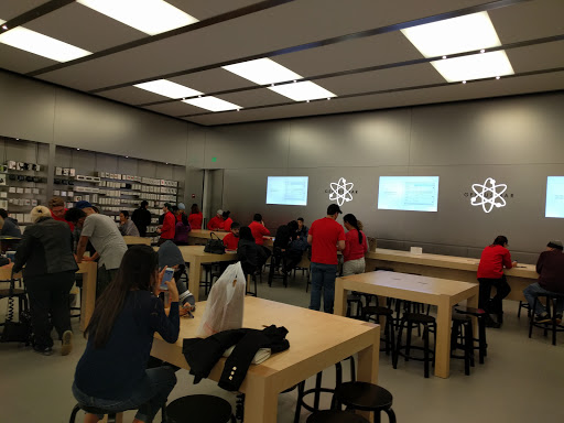 Computer Store «Apple New Haven», reviews and photos, 65 Broadway, New Haven, CT 06511, USA