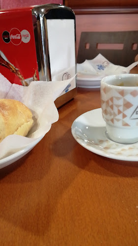 Pão Quente - Café, Padaria E Pastelaria, Lda. - Padaria