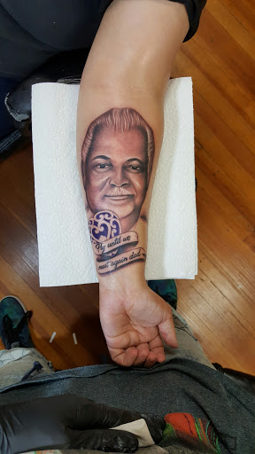 Tattoo Shop «Beautiful Sin Tattoos», reviews and photos, 245 N Queen St, Lancaster, PA 17603, USA